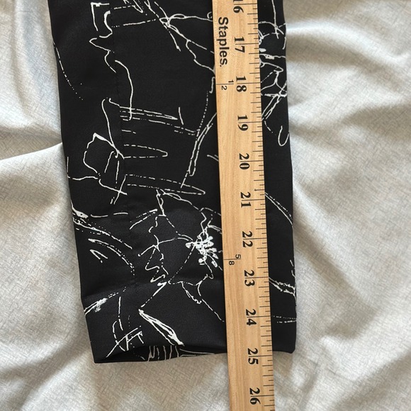 ASTR The Label Black White Abstract Floral Sketch Print Blazer Jacket Size Large - Picture 8 of 11